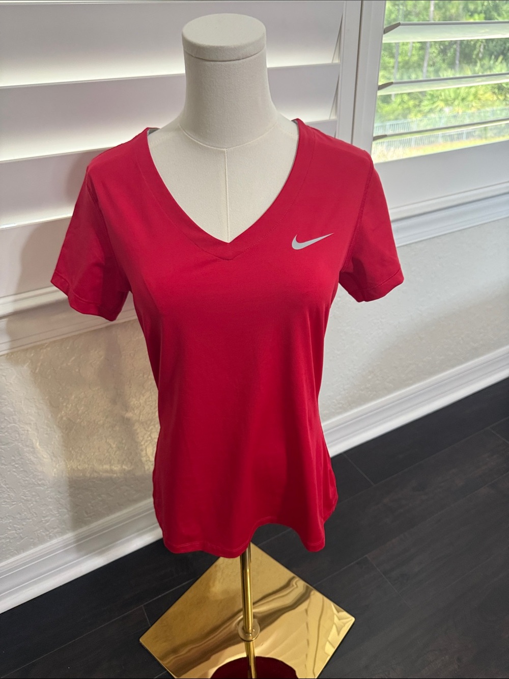 Nike Women's Red V-Neck Short Sleeve Athletic Tee